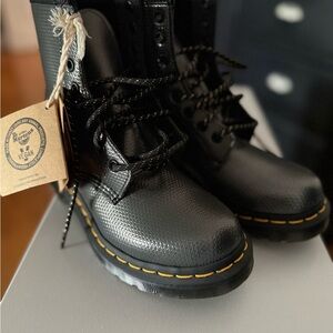 Dr. Martens Vegan Gunmetal